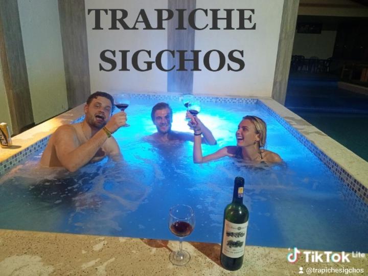 Готель El Trapiche Sigchos Екстер'єр фото
